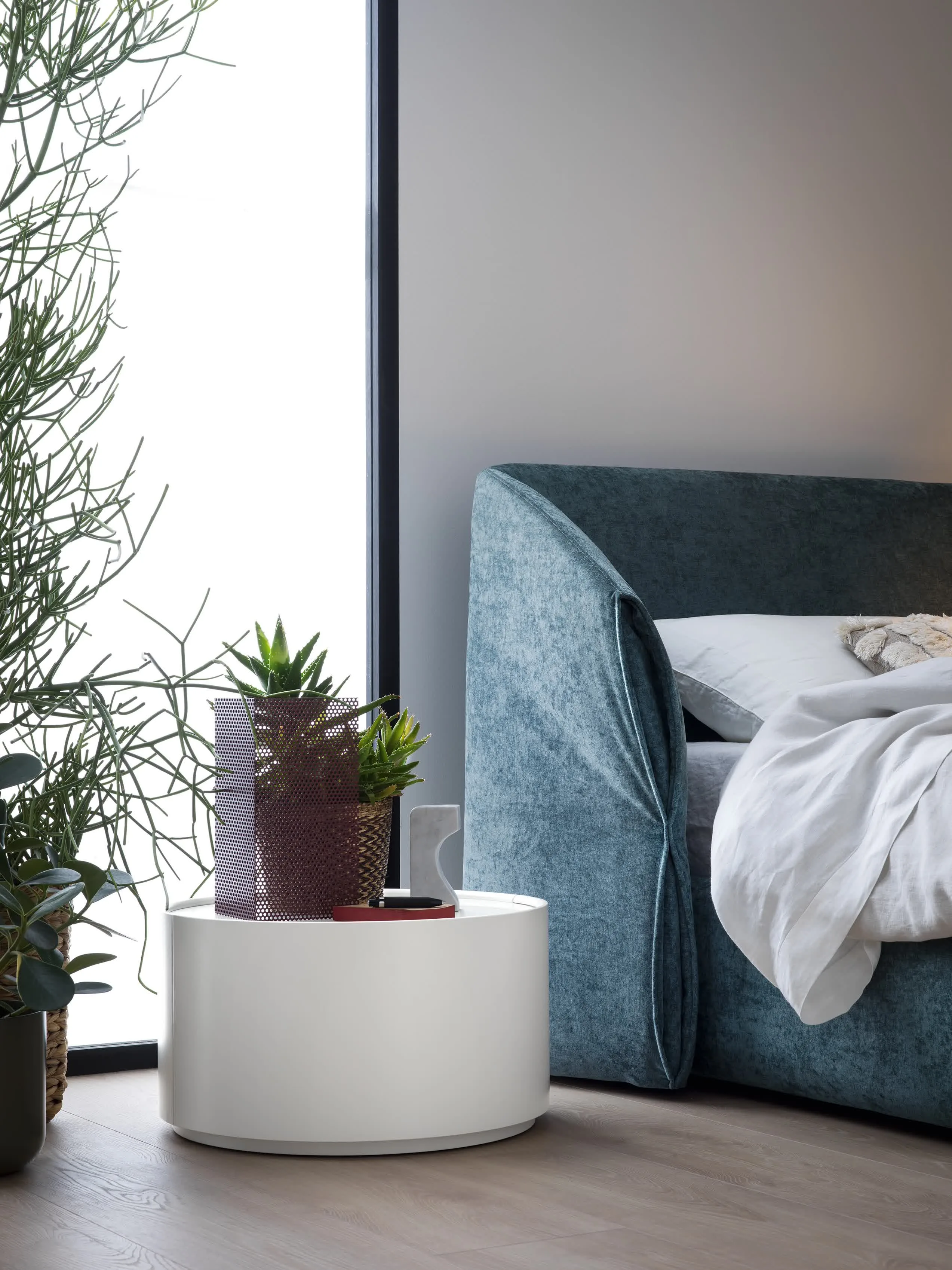 Novamobili Bedside Table Allout