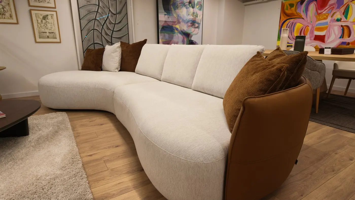Indera Float Kavisli Kanepe – Krem / Taba