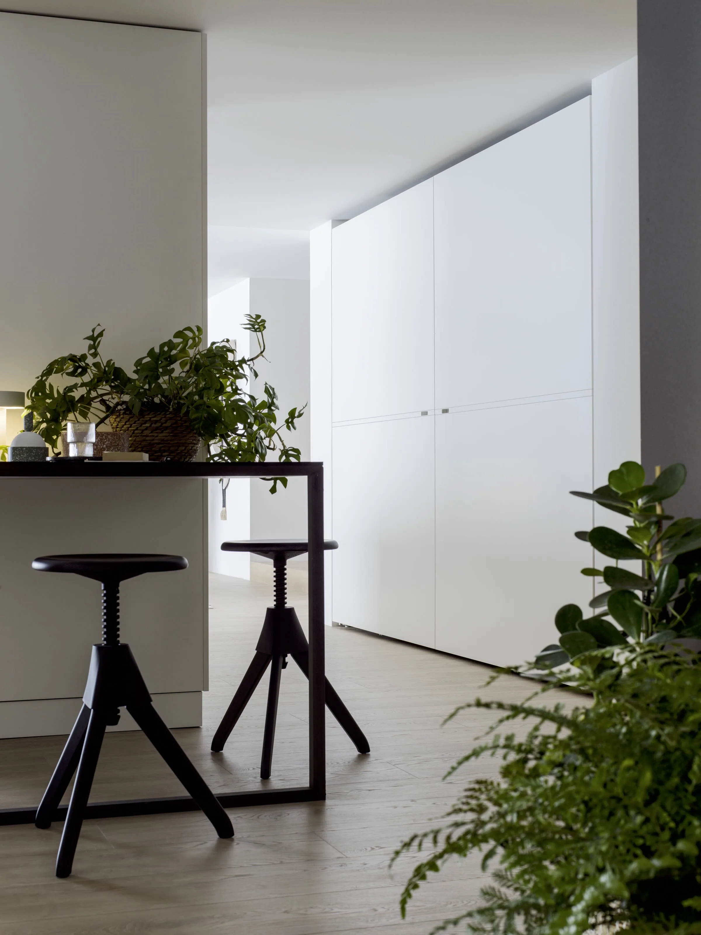 Novamobili Flush Closing Sliding Door Middle
