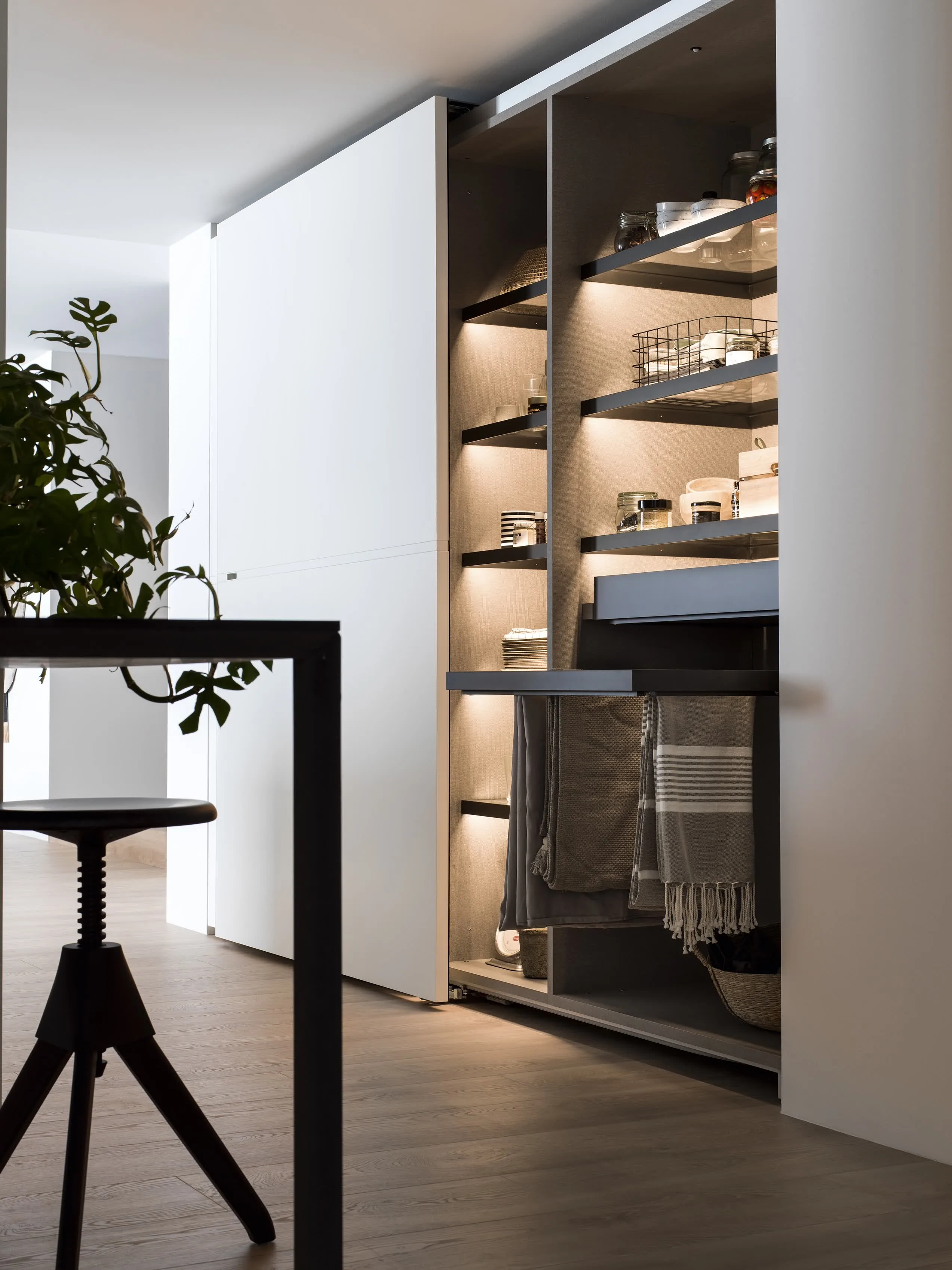 Novamobili Flush Closing Sliding Door Middle Orginal