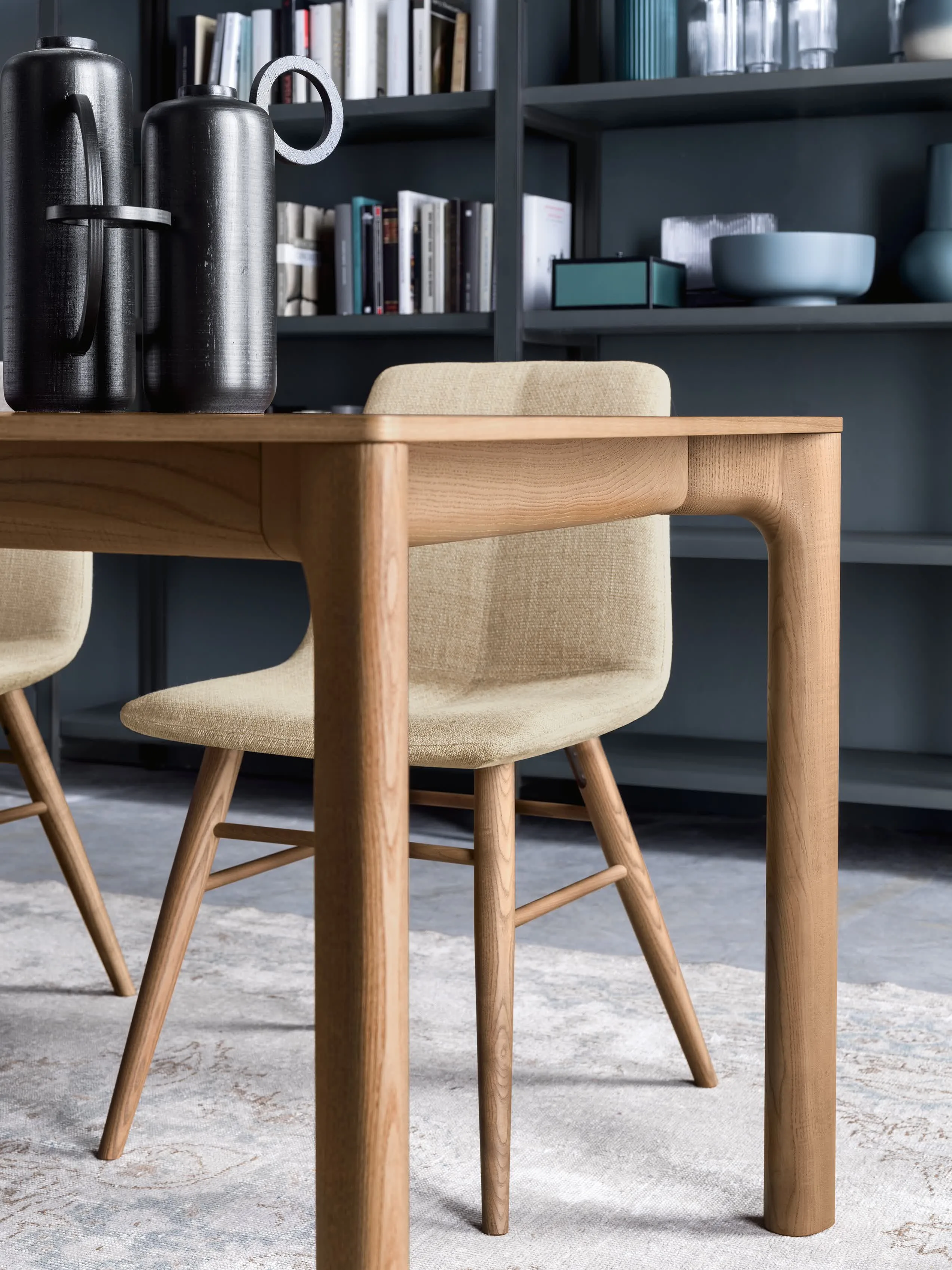 Novamobili Extending Table Level