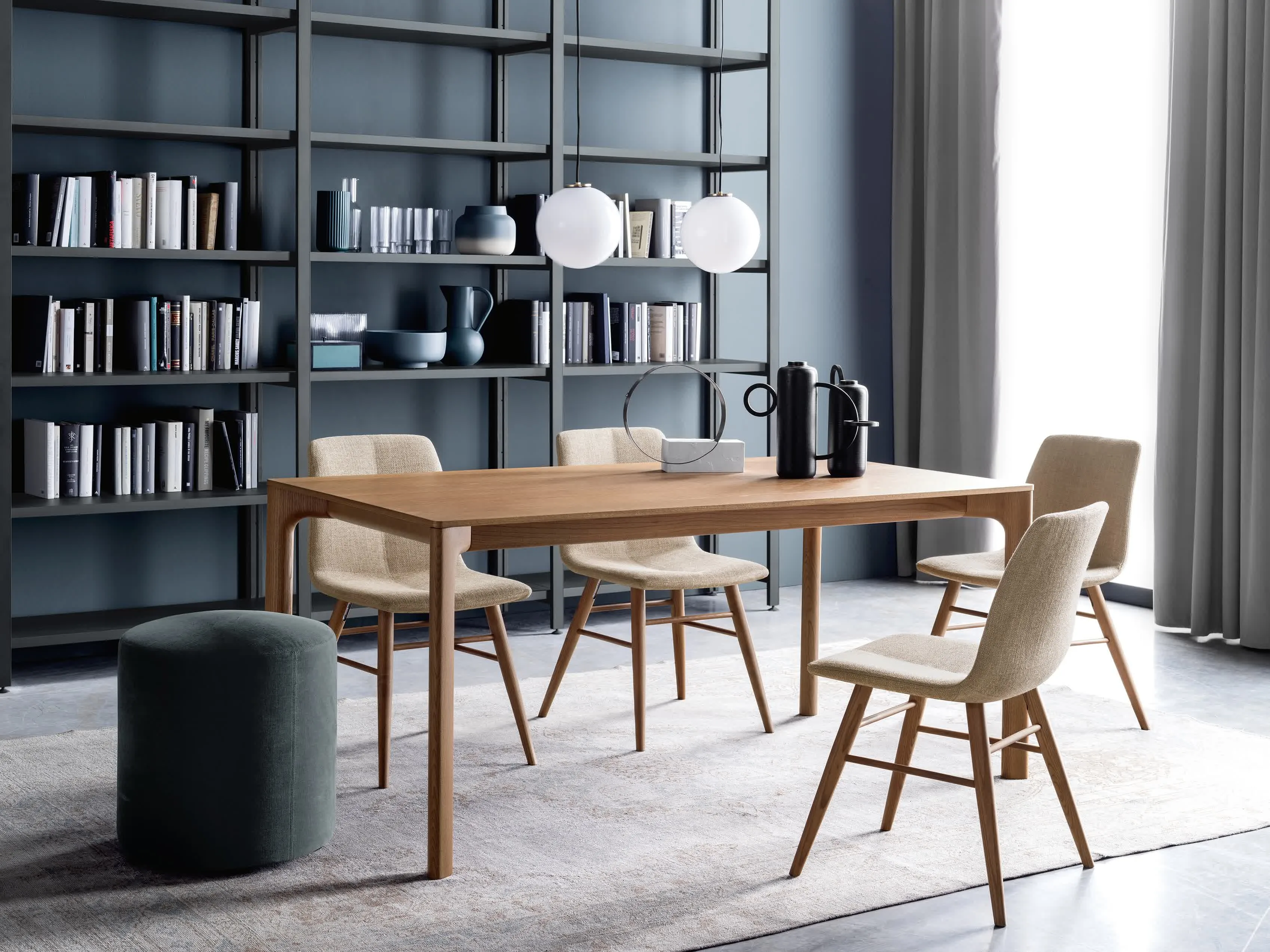 Novamobili Extending Table Level